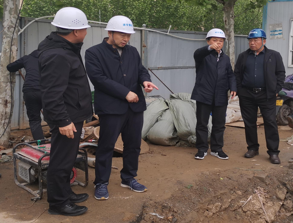 郑州市游艇会yth0008委副主任于启东调研指导通讯管线建筑工作